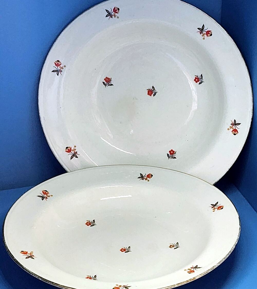 2 Cunningham & Pickett Nautilus Cardinal Red Floral 8 1/4" Soup Bowls